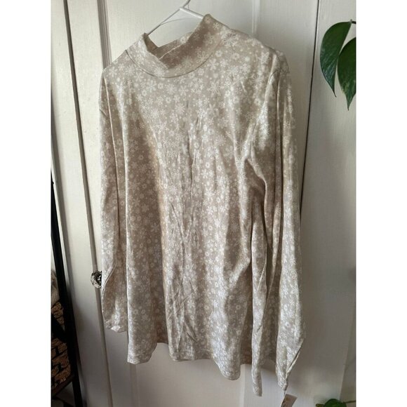 Croft and barrow women’s size 3X – large snowflake shirt - Picture 2 of 11